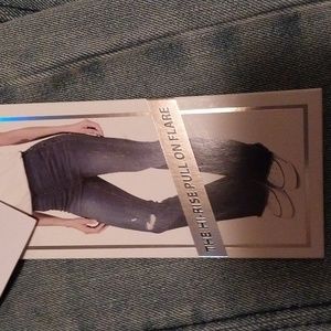 Juniors Tinseltown pull on flare jeans. Size small NWT